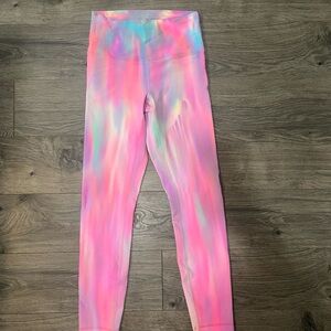 Lululemon Psychedelic wash Wunder Train 25” Leggings size 6